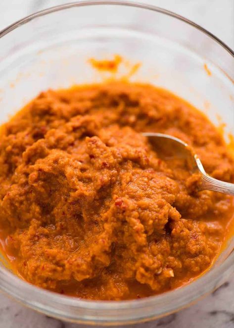 Thai Red Curry Paste Recipe, Red Curry Paste Recipe, Curry Paste Recipe, Red Thai Curry, Thai Red Curry Paste, Curry Spice, Eat Thai, Thai Curry Paste, Red Thai