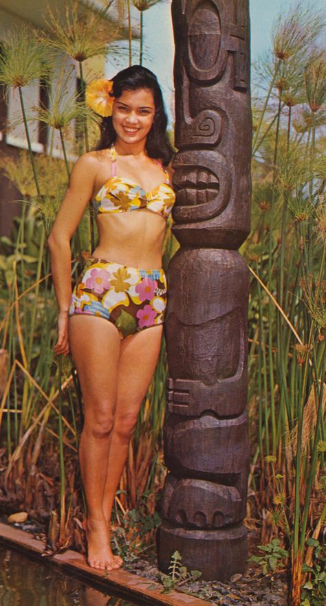 Tiki Hawaii, Hawaiian Woman, Tiki Lounge, Tiki Art, Vintage Tiki, Hawaiian Culture, Polynesian Culture, Tiki Party, Vintage Hawaii