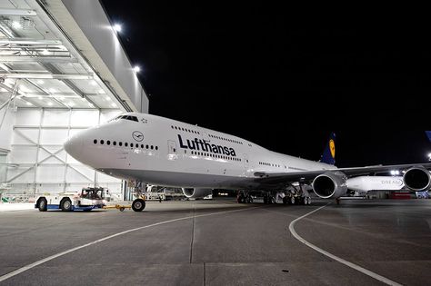 The new Boeing 747-8 Boeing 747 8 Intercontinental, Boeing 747 8, Plane And Pilot, Cargo Aircraft, Airplane Photography, Boeing Aircraft, Air Craft, Passenger Aircraft, Aviation Photography