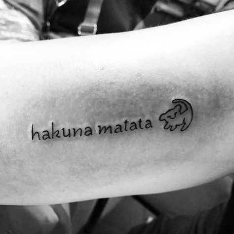 Disney Tattoos Quotes, Hakuna Matata Tattoo, Tatuaje Studio Ghibli, Ankle Tattoos For Women, Bff Tattoos, Tattoo Feminina, Best Friend Tattoos, Elegant Tattoos, Friend Tattoos