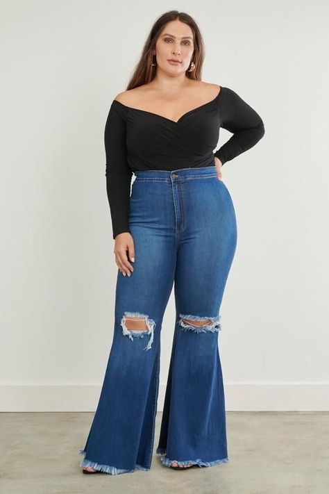 What To Wear on Thanksgiving…. | The Thrill of the hunt Bell Bottom Outfits, High Waisted Bell Bottoms, 2021 Outfits, Wide Leg Jeans Outfit, Outfit Options, Trouser Outfit, Ootd Inspo, Causual Outfits, Curvy Outfits