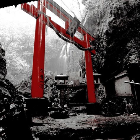 Red Palace Aesthetic, Youkai Aesthetic, Japanese Red Aesthetic, Red Aesthetic Japanese, Red Psd Aesthetic, Acheron Aesthetic, Red And White Wallpaper Aesthetic, Red Japanese Aesthetic, Red Theme Aesthetic