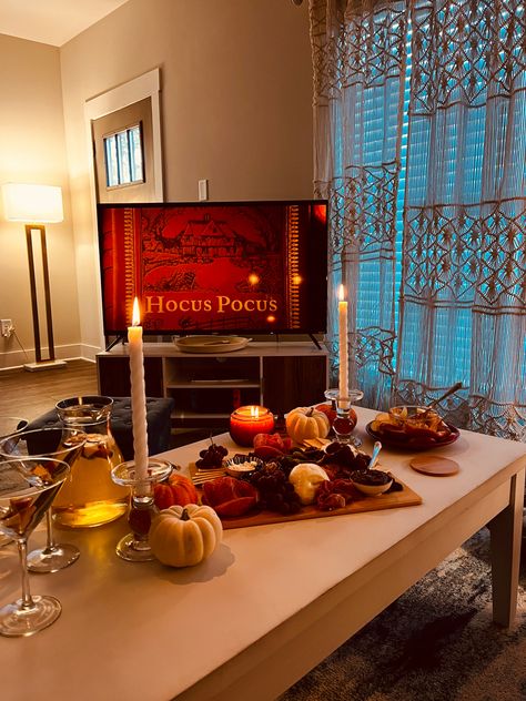 aesthetic fall girls night Cozy Fall Night With Friends, Cozy Fall Movie Night Aesthetic, Fall Night In Aesthetic, Pumpkin Girls Night, Fall Nights Aesthetic, Halloween Cozy Decor, Fall Themed Birthday Party For Teens, Spooky Season Girls Night, Spooky Movie Night Aesthetic