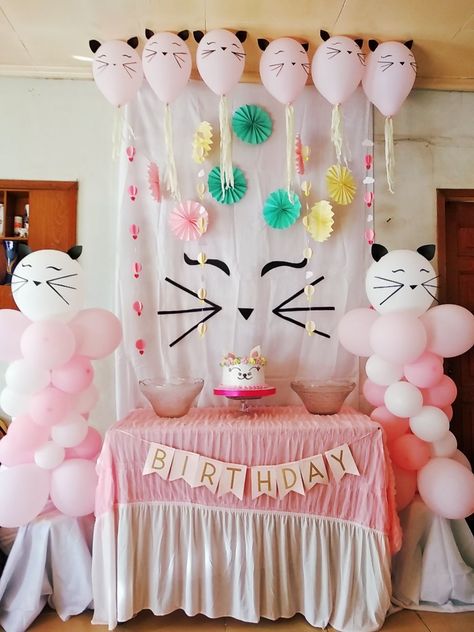 Dog Themed Birthday Party, Birthday Cake For Cat, Cat Themed Birthday Party, Kitty Theme, Kitten Party, Birthday Souvenir, Cat Birthday Party, Diy Birthday Decorations, Cat Party