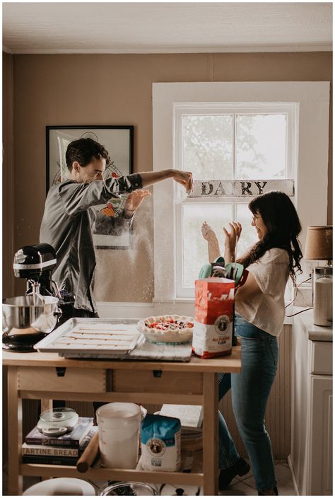 Couple Baking Photoshoot, Couples Baking Together, Couple Kitchen, In Home Engagement Session, Christmas Couple Photos, Home Engagement, Couples Holiday, Home Photo Shoots, Couples Christmas