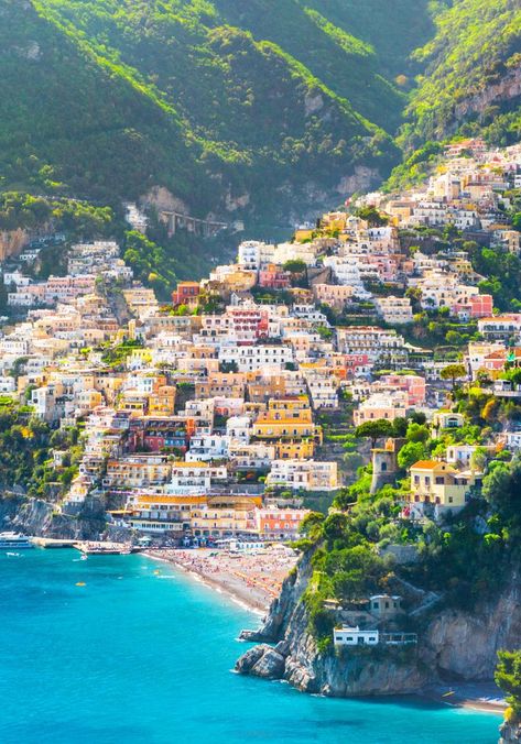 Qué ver en Positano, uno de los pueblos más bonitos de la Costa Amalfitana #costaamalfitana #positano #queverenpositano #queverenlacostaamalfitana #viajar #viajaraitalia Almafi Coast Italy, Amalfi Coast Itinerary, Le Vatican, Positano Italy, Amalfi Coast Italy, Italy Aesthetic, Naples Italy, Road Trip Fun, Positano