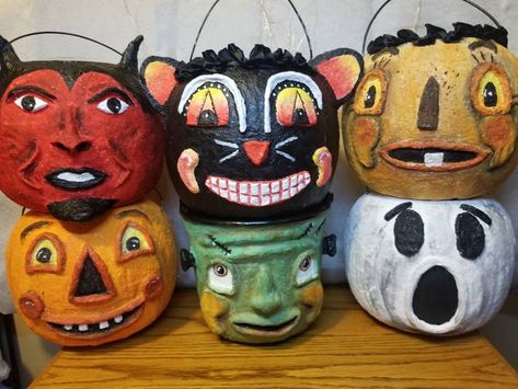 Vintage Looking Halloween Buckets Vintage Halloween Diy, Retro Halloween Decor, Vintage Halloween Crafts, Halloween Bedroom, Halloween Facts, Halloween Buckets, Halloween Lanterns, Halloween Crafts Decorations, Primitive Halloween