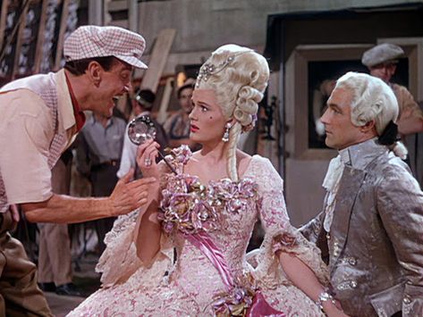 Los Angeles Morgue Files: "Singin' in the Rain" Actress Jean Hagen 1977 Chapel of the Pines Lina Lamont, Rain Costume, Donald O'connor, An American In Paris, Hollywood Costume, Film Fashion, The Rocky Horror Picture Show, Gene Kelly, Singing In The Rain