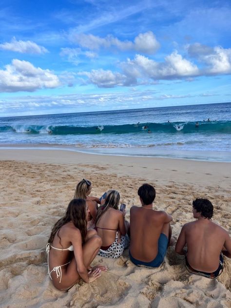 Surfer Friend Group, Beach Friend Group, Teen Aesthetic, Instagram Dump, Pearl Beading, Mermaid Glitter, Beach Tropical, Summer Goals, Tropical Summer