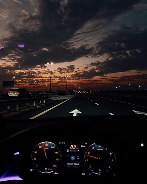 Car At Night, Late Night Drives, Night Scenery, Night Vibes, Night Driving, Instagram Worthy, Night City, Night Aesthetic, City Aesthetic