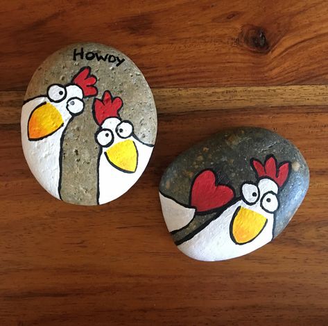 Chicken Painted Rocks Ideas, Chicken Rock Painting Ideas, Rock Painting Chicken, Chicken Rock Painting, Chicken Painted Rocks, Rock Crafts Diy, Garden Rock Art, Stone Wall Art, Painted Rock Animals