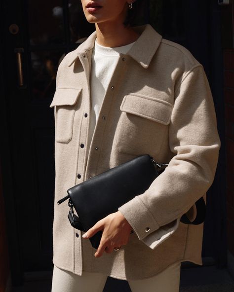 & Other Stories on Instagram: “Get to know the shacket. Shirt + jacket = your perfect transitional piece.” Beige Outfit, Betty Cooper, Wool Shirt, Mode Inspo, Fan Fiction, 가을 패션, Komplette Outfits, Looks Style, Mode Inspiration