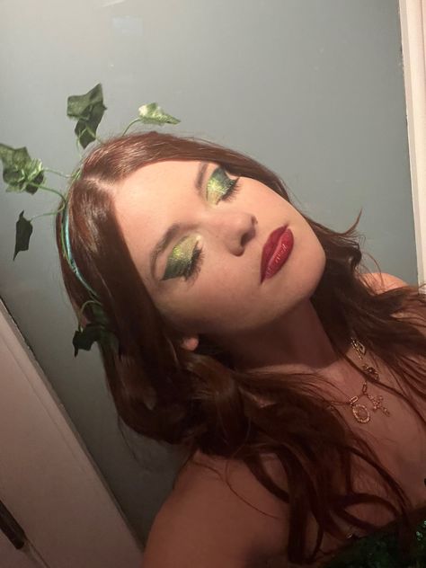 poison ivy costume Ivy Makeup, Poison Ivy Makeup, Poison Ivy Costume, Ivy Costume, Poison Ivy Costumes, Poison Ivy, Ivy, Makeup, Make Up