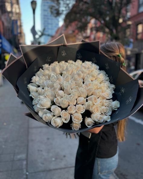 100 white roses bouquet #100roses #roses #florist #nyc #newyork #flowers #newyorkcity 100 Roses Bouquet, White Roses Bouquet, 100 Roses, Roses Bouquet, Rose Bouquet, White Roses, Florist, Roses, Flowers