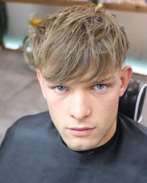 awesome 110 Gallant Hairstyles With Bangs - Trendy Highlights In 2017 Check more at http://machohairstyles.com/best-hairstyles-with-bangs/ Fringe Men, Trendy Highlights, Long Hairstyles For Men, Short Hair Fringe, Undercut Long Hair, Guy Haircuts Long, Wavy Hair Men, Hair Color Auburn, Hair Styles 2014