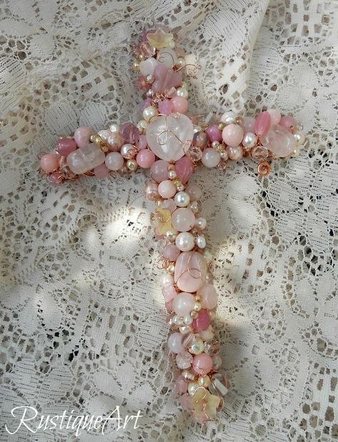 Old Jewelry Crafts, Costume Jewelry Crafts, Mosaic Crosses, Cross Crafts, Walmart Jewelry, Cross Wall Decor, Wall Cross, Vintage Jewelry Crafts, Cross Art