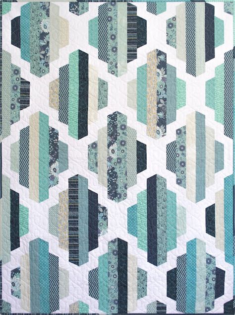 Pattern: Garden Lattice Quilt - BRIAR HILL DESIGNS Garden Lattice, Lattice Quilt, Fabric Styles, Jelly Roll Quilt Patterns, Quilt Modernen, Quilt Care, Scrap Quilt, Easy Quilt Patterns, Jellyroll Quilts