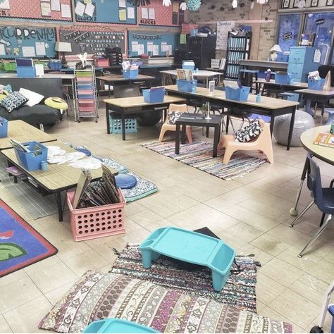 Flexable Seating, Flexible Seating Ideas, Flexible Classroom Seating, Alternative Seating Classroom, Ocean Classroom Decor, Classroom Seating Arrangements, Classroom Prep, Teaching Classroom Decor, Flexible Seating Classroom