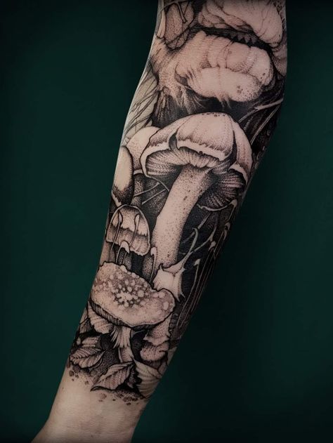 Dark Woodland Tattoo, Mushroom Tattoo Ideas, Forest Tattoo Sleeve, Tatuaje Cover Up, Places To Get Tattoos, Mushroom Tattoo, 16 Tattoo, Nature Tattoo Sleeve, Mystical Tattoos