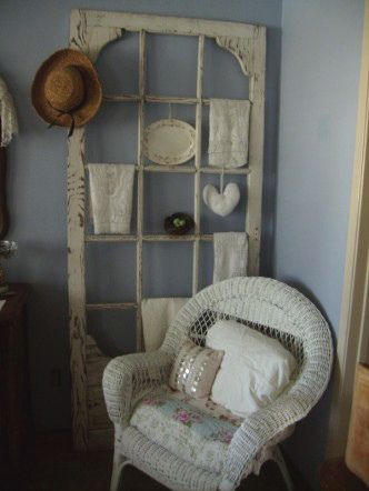 Decorated old screen door by Romantic Home, via Flickr Screen Door Decor, Old French Doors, Old Screen Doors, Ideas Closet, Doors Repurposed, Vintage Doors, Door Displays, Casa Vintage, Closet Door