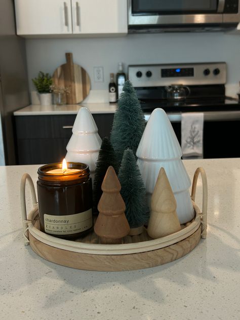 Decorating, christmas, season Christmas Decorations Apartment, Christmas Apartment, Cozy Christmas Decor, Decoration Bathroom, Neutral Christmas Decor, Tree Candle, Christmas Decor Inspiration, Simple Christmas Decor, Christmas Themes Decorations