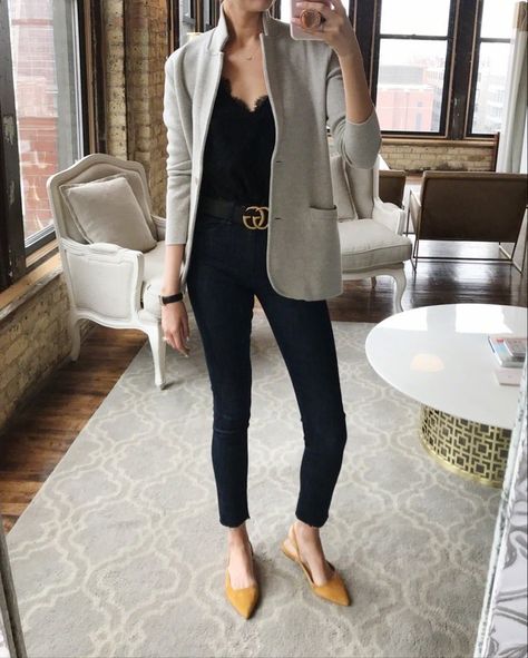 Business Casual Grey Blazer, Monday Ootd Work Casual, Anna Grey Outfits, Elegant Flats Outfit, Cream Lug Sole Loafers Outfit, Elegant Flat Shoes Outfit, Office Outfits With Flats, How To Dress Up Flats, Nutritionist Outfit