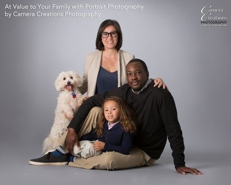 Adult Family Poses, Dogs Portraits, High Key Portrait, Dog Portrait Photography, Family Pet Portraits, Studio Family Portraits, Family Photo Studio, Professional Portrait Photography, Family Studio Photography