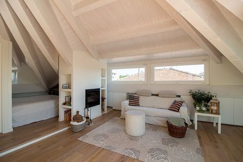 Pesaro Italy, Attic Renovation, Open Space, Picture Gallery, Small House, Nook, Tiny House, Loft Bed, Shabby Chic