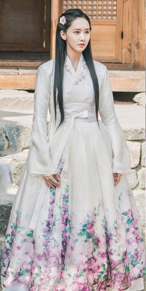 170629 MBC 'The King Loves' television drama OFFICIAL update SNSD YoonA Hanbok Aesthetic, Cruel King, Bts Kim Taehyung, Traditional Asian Dress, Korean Traditional Clothing, Korean Traditional Dress, Korean Hanbok, Bts Kim, Korean Fashion Trends