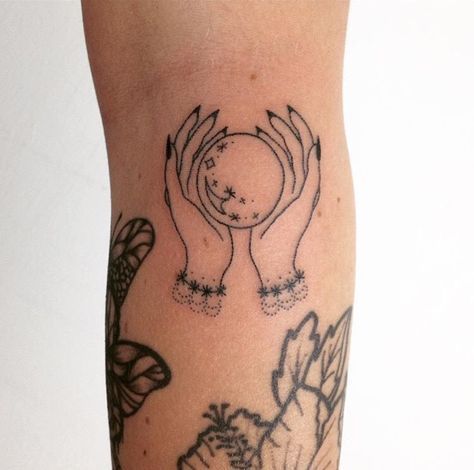 Crystal ball. Eras Tattoo, Crystal Ball Tattoo, Tiny Tats, Ball Tattoo, Petit Tattoo, Symbol Tattoos, Hand Tattoo, Tattoos Ideas, Skin Art