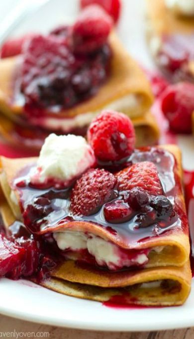 Mixed Berry Cream Cheese Crepes Cream Cheese Crepes, Berry Cream Cheese, Cheese Crepes, Sweet Crepes Recipe, Easy Crepe Recipe, Sweet Crepes, Berry Sauce, Mothers Day Breakfast, French Recipes