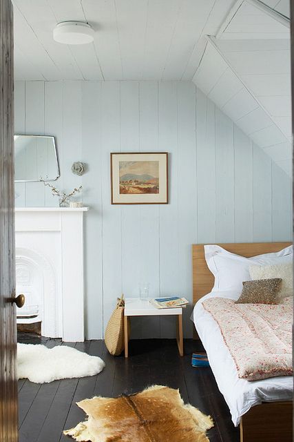 light light blue Bathroom Diy, Casa Vintage, Surf Shack, Short Article, Attic Bedroom, Diy Tips, Cheap Home Decor, My New Room, Home Staging