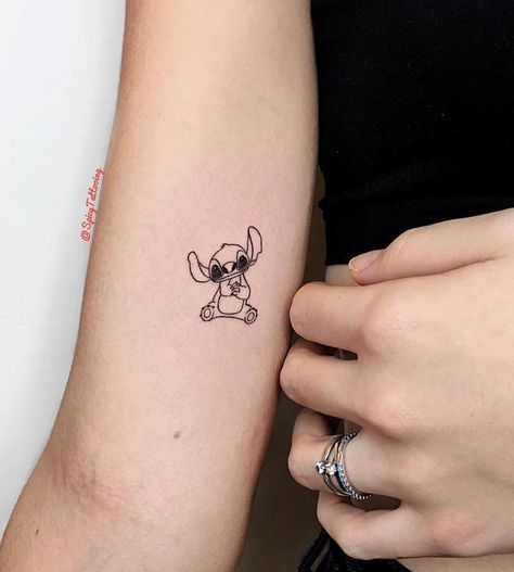 Tatts Ideas, Disney Stitch Tattoo, Lilo And Stitch Tattoo, Simple Tats, Tan Tattoo, Stitch Tattoo, Sharpie Tattoos, Disney Tattoo, Different Tattoos