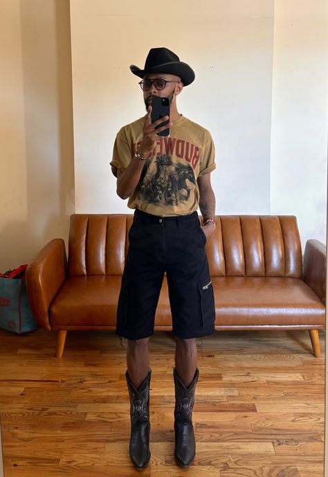 Men’s Coachella Fits, Coachella Men Outfit Ideas, Masc Coachella Outfit, Coachella Fashion Men, Cowboy Inspired Outfit Men, Men Coachella Outfits, Coachella Men Outfit, Modern Cowboy Aesthetic, Cowboy Boots Outfit Mens