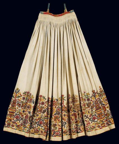 Choli Blouse Design, Garba Dress, Benaki Museum, Choli Dress, Navratri Dress, Ethno Style, Lehnga Dress, Lehenga Blouse Designs, Choli Designs