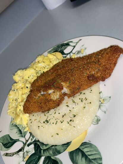 Get ready to experience the taste of the South with this delicious Southern Fried Swai Fish and Grits recipe. Perfectly seasoned swai fish with crispy coating and creamy grits, topped off with perfectly cooked eggs. Fish And Eggs Breakfast, Fish And Eggs, Fried Swai Fish Recipes, Fried Fish And Grits, Fried Swai Fish, Fried Swai, Fish Breakfast, Fish And Grits, Southern Salmon Patties