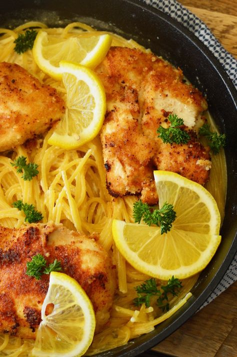 Lemon Chicken Crockpot, Crispy Parmesan Chicken, Creamy Lemon Pasta, Lemon Pasta Recipes, New Chicken Recipes, Lemon Chicken Pasta, Lemon Garlic Pasta, Parmesan Crusted Chicken, Garlic Parmesan Chicken