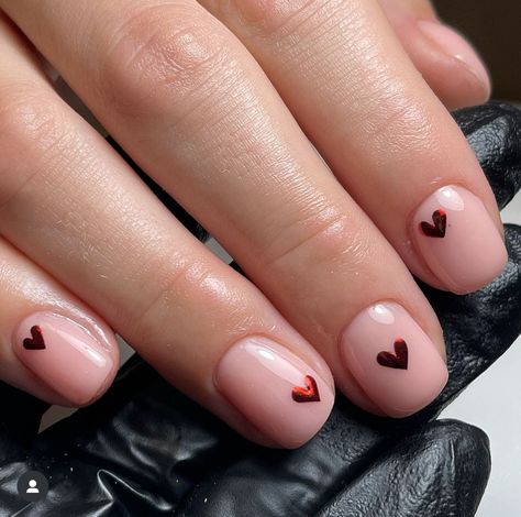 Gel Manicure With Heart, Short Natural Nails Heart, Tiny Heart On Nails, Short Nail Designs Heart With Eyes, Black Heart Manicure, Nail Art Brushes, Short Nail Designs, Chic Nails, Valentines Nails