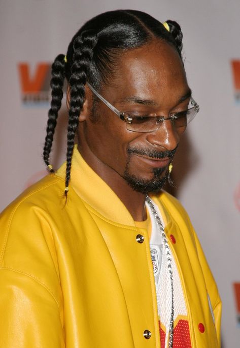 Snoop Dogg Snoop Dogg Hair, Snoop Dogg Braids, Snoop Dogg Funny, Boys Cornrows, Hiphop Outfit, Lamont Johnson, Hairstyle Generator, Rap Legends, Old Hairstyles