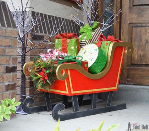 DIY Santa Sleigh with free pattern. Diy Santa Sleigh, Outdoor Christmas Diy, Christmas Yard Art, Diy Santa, Christmas Yard Decorations, Christmas Tree Painting, Christmas Decorations Diy Outdoor, Christmas Sleigh, Christmas Yard