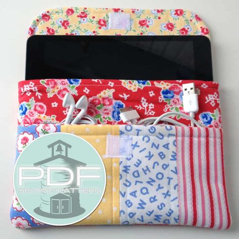 Fabric Case Sewing Pattern for iPad Mini or Kindle - The Crafty Blog Stalker Clutch Sewing, Pochette Portable, Pattern Sleeve, Costura Diy, Kindle Case, Sewing Purses, Ipad Sleeve, Ipod Case, Diy Couture