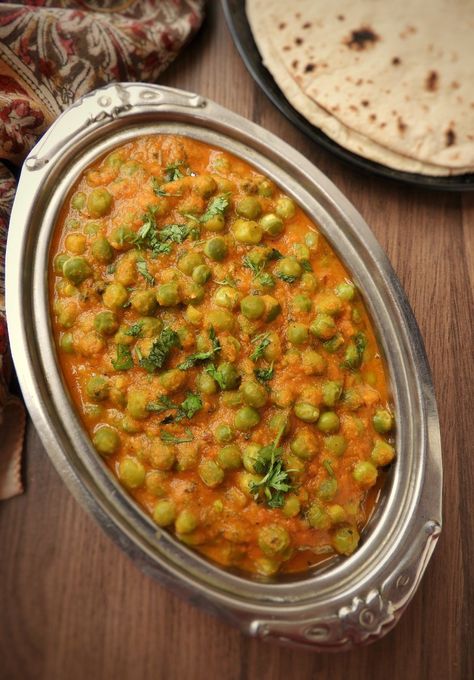 Peas Indian Recipe, Peas Recipe Indian, Peas Masala Recipe, Rajma Masala, Vegetarian Platter, Asian Meatballs, Winter Veggies, Food Blogging, Pea Recipes