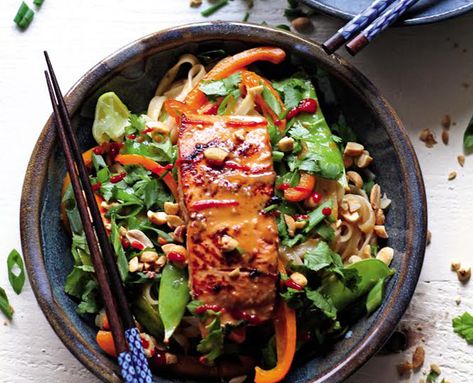 Salmon Noodle Bowl, Bowls For Dinner, Salmon Noodles, Creamy Salmon Pasta, Veggie Noodle, Noodle Bowls Recipes, Miso Glazed Salmon, Noodle Dinner, Ginger Salmon