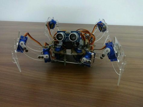 Quattro - 4 legs Arduino powered spider Quadruped Robot, Spider Robot, Simple Arduino Projects, Arduino Programming, Arduino Robot, Robotics Engineering, Robotics Projects, Robot Kits, Diy Robot