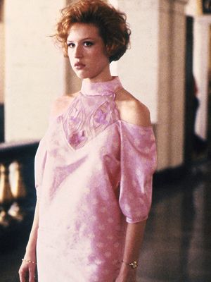 Pretty in pink #movie #films #costume #80s 80s Fashion Icons, Pink Movies, 80s Prom Dress, Just A Small Town Girl, 80s Prom, 80s Look, Pink Prom Dress, Small Town Girl, Pink Prom