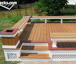 Learn about how to build an attractive bench for seating on a deck. Floating Deck Plans, Deck Benches, Deck Bench Seating, Deck Bench, Pergola Diy, Deck Planters, Deck Seating, Low Deck, Deck Pictures