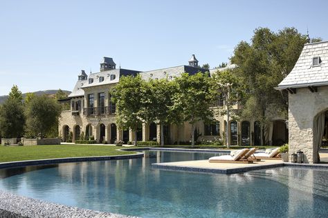 Tom Bradys House, Tom And Gisele, Tom Brady And Gisele, Luxury Swimming Pools, Mega Mansions, Gisele Bündchen, Gisele Bundchen, Swimming Pool Designs, Hollywood Hills