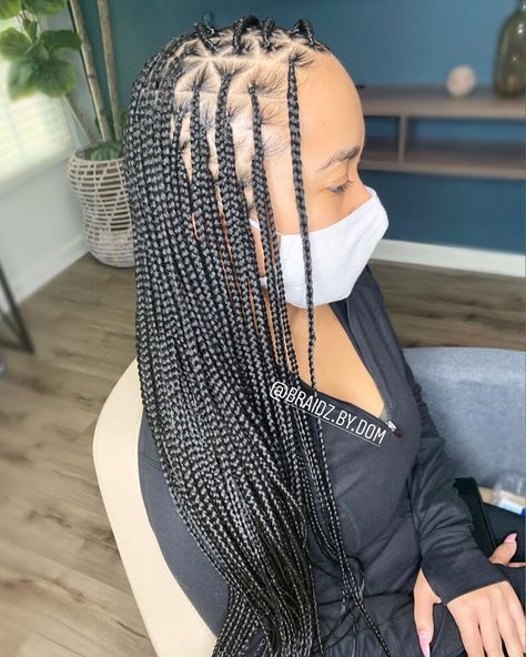 Dom 🧚🏽‍♀️ on Instagram: “Featured Style: small Knotless 🌿 triangle parts 🌿 My client just came back for her second set of small Knotless. She said the first set…” Black Knotless Braids, Knotless Braids With Curly Ends, Small Box Braids Hairstyles, Triangle Parts, Small Knotless Braids, Braids With Curly Ends, New Braided Hairstyles, Small Knotless, Box Braid Hair