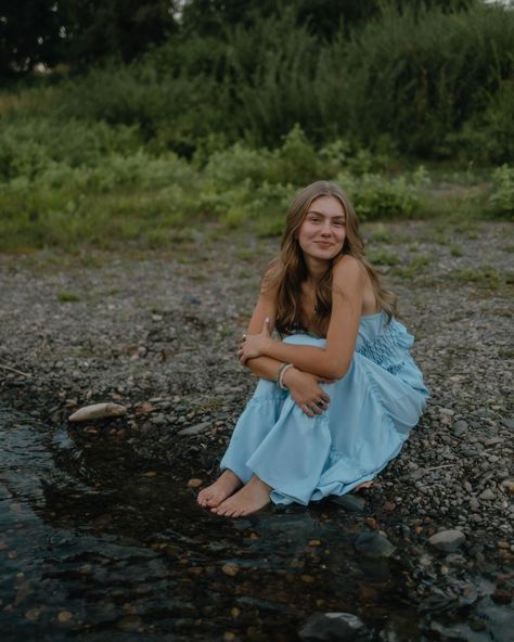 The stunning @lexioxhs Seriously a gem to be around, we had lots of giggles and bonding over how weird senior poses are but how cute they end up looking☺️ • • • #seniorpictures #seniorportraits #oregonseniorphotographer #oregonphotographer #oregoncandidphotographer #oregonstorysessions #naturephotography #pnwphotographer Key words - seniors, senior photos, portraits, river, outside session Senior Picture Poses Gazebo, Poses Near River, Creek Senior Photos, Senior Pics Lake, Senior Photos River, Senior Picture Ideas River, River Photoshoot Ideas, Lake Senior Pictures, River Photoshoot