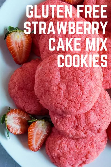 Gluten Free Strawberry Cake, Strawberry Cake Mix Cookies, Cookies Sans Gluten, Gluten Free Cake Mixes, Pain Sans Gluten, Quick Bites, Strawberry Cake Mix, Cake Mix Cookie Recipes, Cookies Cake